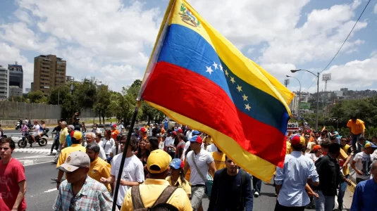 venezuela_protest_flag001-e1491425661760