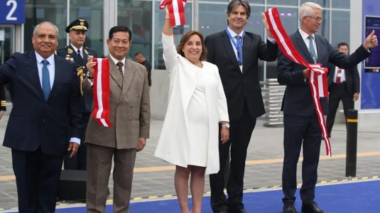 Boluarte inaugura el nuevo aeropuerto de Lima y dice que «abre etapa de modernidad» en Perú