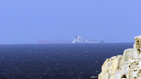 El Parlamento iraní pide el cierre del estrecho de Ormuz, una decisión que debe ser ratificada