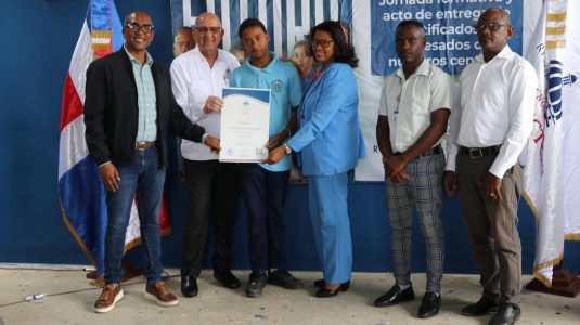 Centros Tecnológicos Comunitarios impulsan formación tecnológica “Digitalízate” en San Juan y Elías Piña