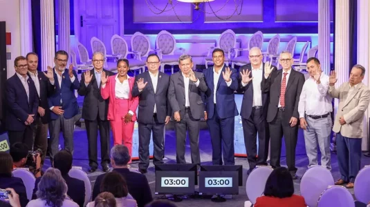 PERU-DEBATE-ELECCIONES