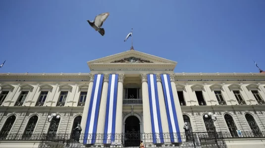 El Salvador posee 7.643 bitcoines en su reserva tras comprar 1.633 monedas en 2025 y 2026