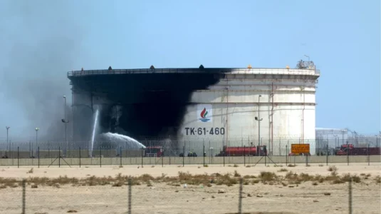 Al menos un muerto por un ataque a una empresa china en Kuwait atribuido a Irán