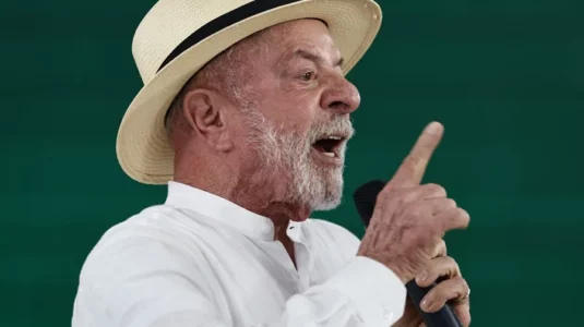 Lula cree que Estados Unidos «intentará interferir en las elecciones» a favor de Flávio Bolsonaro