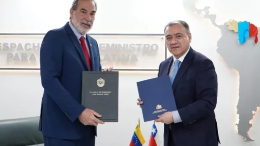 Chile y Venezuela formalizan el reinicio de sus relaciones consulares